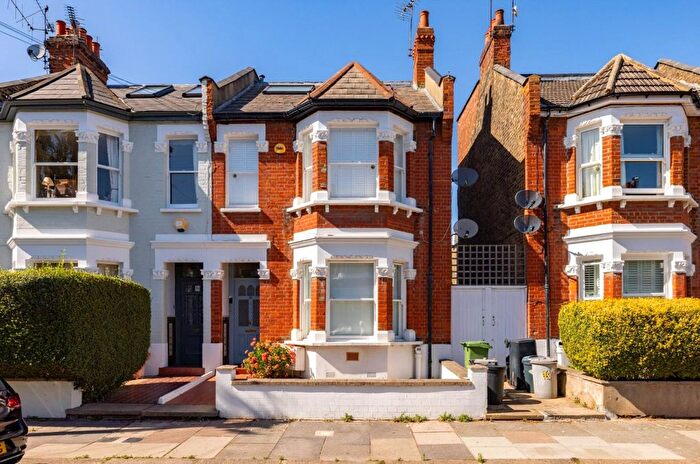 2 Bedroom Flat To Rent In Inglethorpe Street, London, SW6