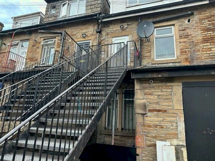 2 Bedroom Flat To Rent In Duckworth Lane, Bradford, BD9