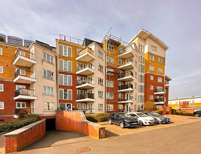 2 Bedroom Flat To Rent In Omega Court, The Gateway, Whippendell Rd, Watford, WD18