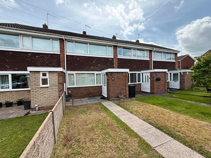 3 Bedroom Terraced House To Rent In Farm Side, Newhall, DE11