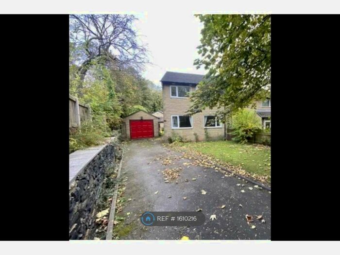 3 Bedroom Detached House To Rent In Longlands Road, Dewsbury, WF13