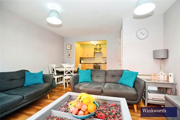 1 Bedroom Apartment For Sale In Grant Road, Harrow, Middlesex, HA3