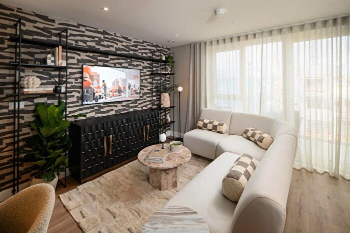 1 Bedroom Flat For Sale In Lombard Square, Plumstead, SE28