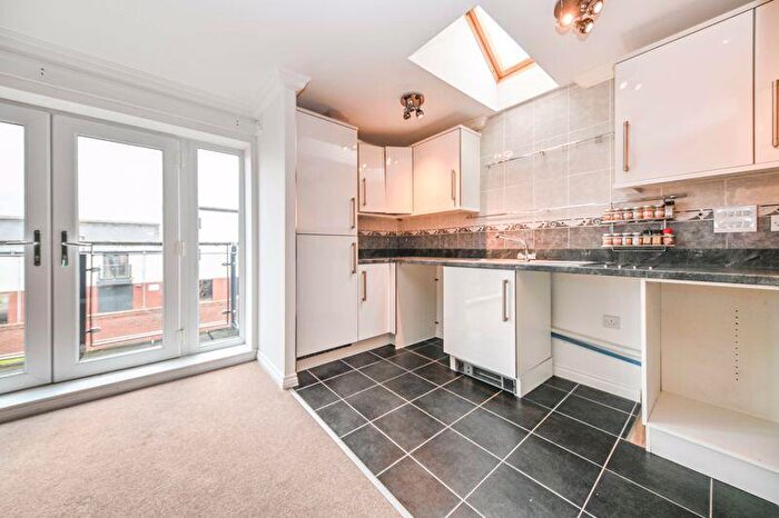 2 Bedroom Maisonette To Rent In Gold Close, Waterlooville, PO7