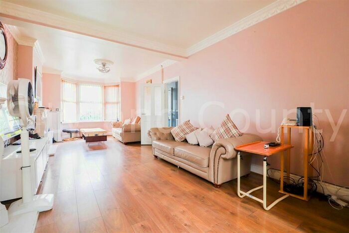 4 Bedroom Semi-Detached House To Rent In Cromwell Road, Peterborough PE1