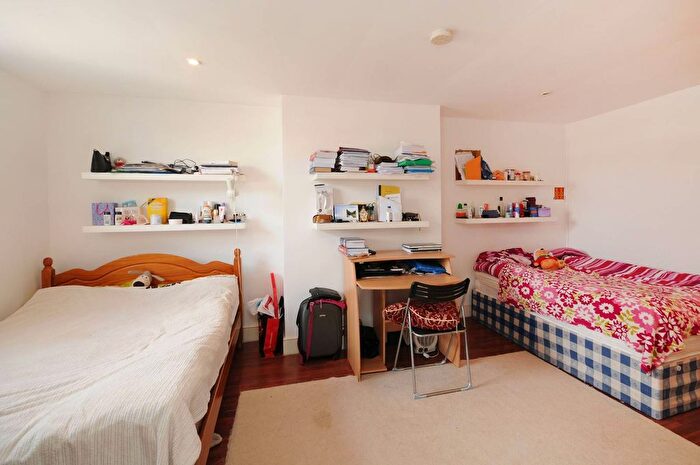 1 Bedroom Flat To Rent In Barking Road, Canning Town, London, E16