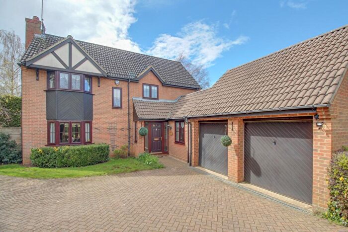 4 Bedroom Detached House For Sale In Oakwood House, Shepherds Mead, Leighton Buzzard, Bedfordshire, LU7