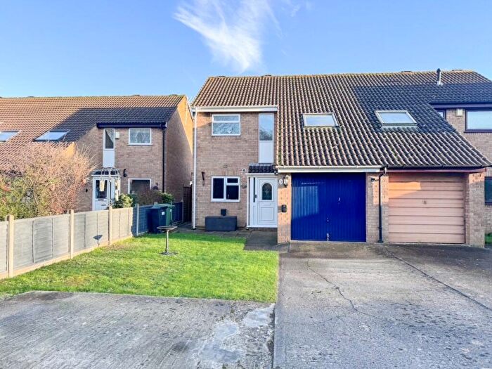 3 Bedroom Semi Detached House For Sale In Falcon Walk, Patchway, Bristol, BS34