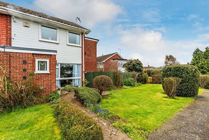 3 Bedroom End Of Terrace House For Sale In Greenacres, Oxted, Surrey, RH8