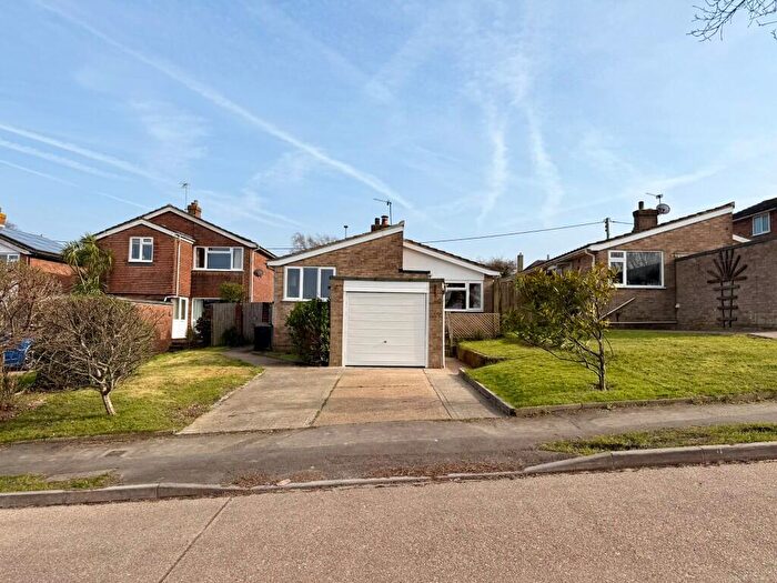 3 Bedroom Detached Bungalow For Sale In Farmland Way, Hailsham, East Sussex, BN27