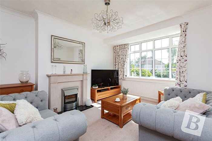 3 Bedroom Semi-Detached House For Sale In Valley Drive, Gravesend, Kent, DA12