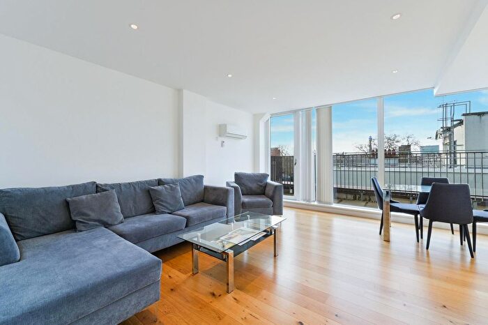 3 Bedroom Flat To Rent In Hand Axe Yard, King's Cross, London, WC1X