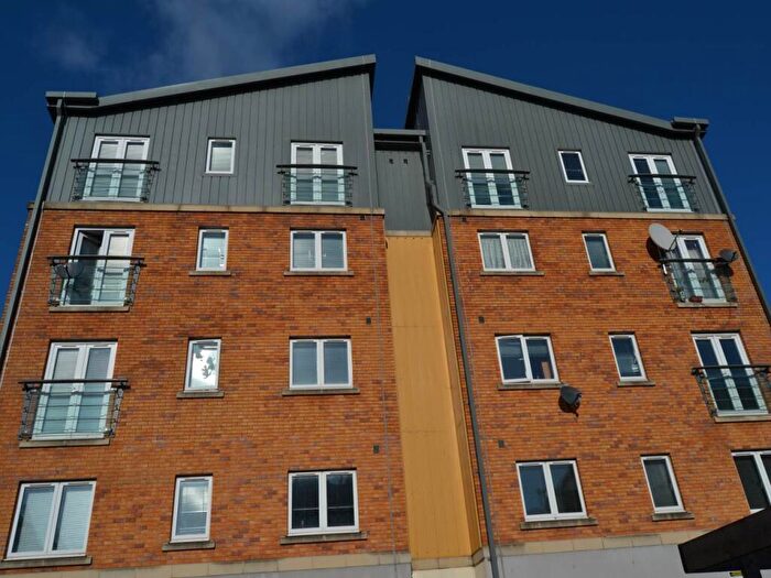 2 Bedroom Flat To Rent In Moorhead Close, Block D, Splott, Cardiff, CF24