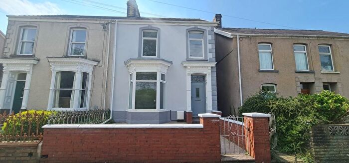 4 Bedroom Semi-Detached House To Rent In Bolgoed Road, Pontarddulais, Swansea, SA4