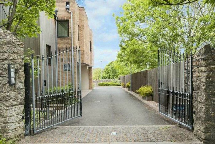 2 Bedroom Property To Rent In Pool Barton, Keynsham, BS31