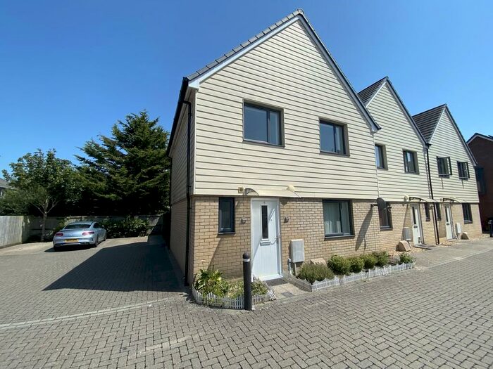 3 Bedroom End Of Terrace House To Rent In Aldersgate Way, Poole, BH12