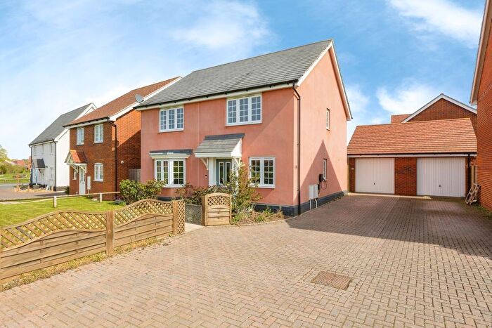 4 Bedroom Detached House For Sale In Jackdaw Close, Wymondham, Norfolk, NR18