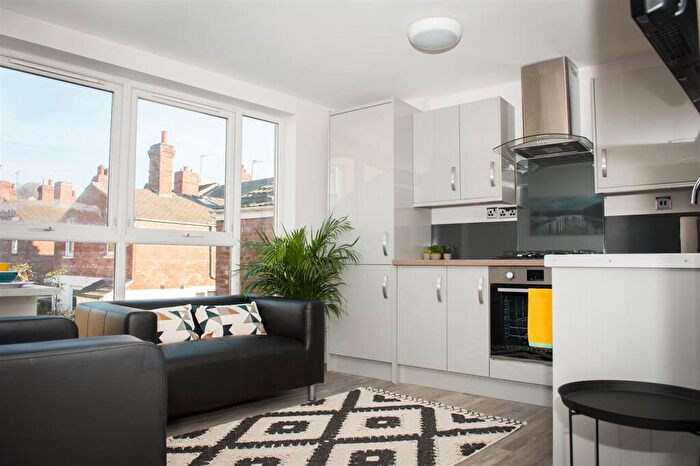 3 Bedroom Flat To Rent In Apt, Brayford Court - Student Apartment - /, LN1