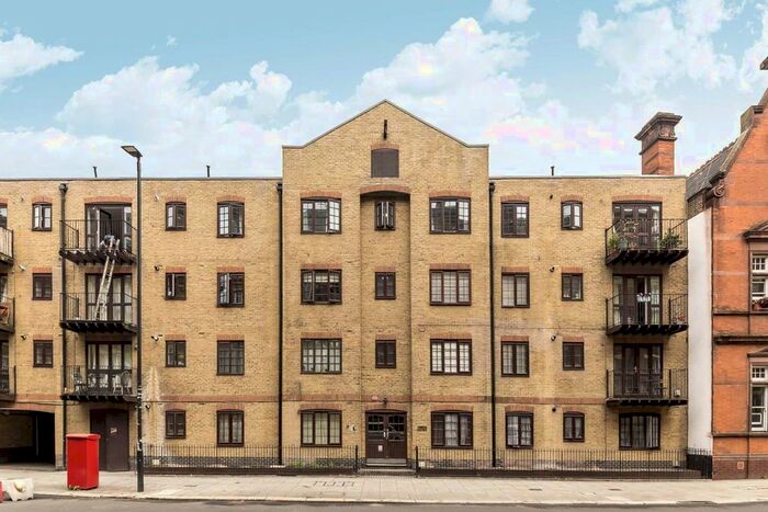 2 Bedroom Flat To Rent In Tooley Street, London SE1