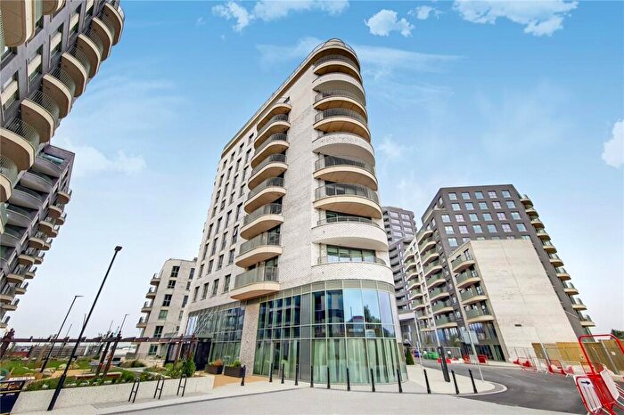 2 Bedroom Apartment To Rent In Green Street, London, NW10