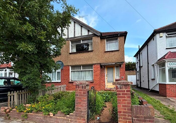 3 Bedroom Semi Detached House For Sale In Welbeck Road, Harrow, Middlesex, HA2