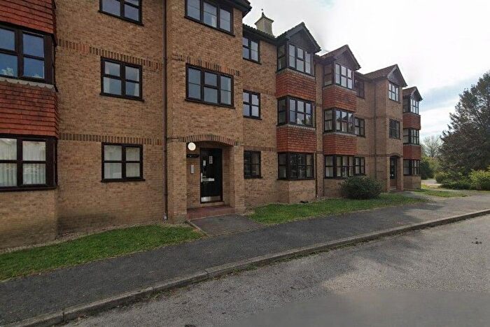 1 Bedroom Flat To Rent In Mangles Road, Guildford, GU1