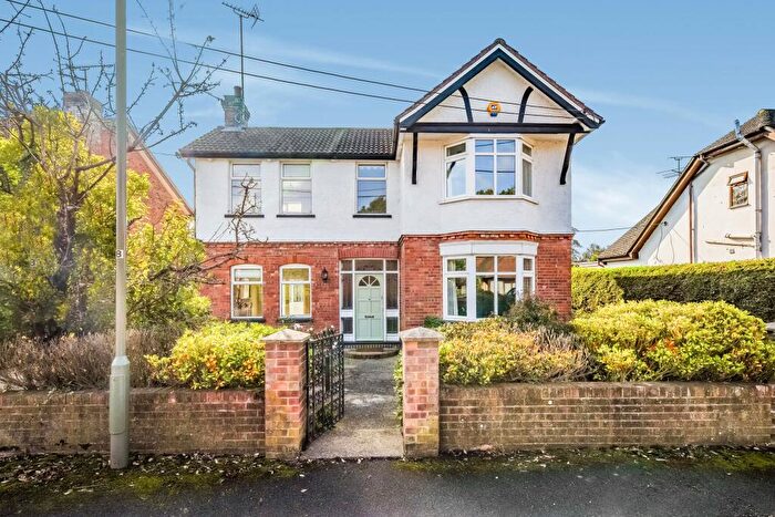 3 Bedroom Detached House To Rent In Wood Street, Ash Vale, GU12