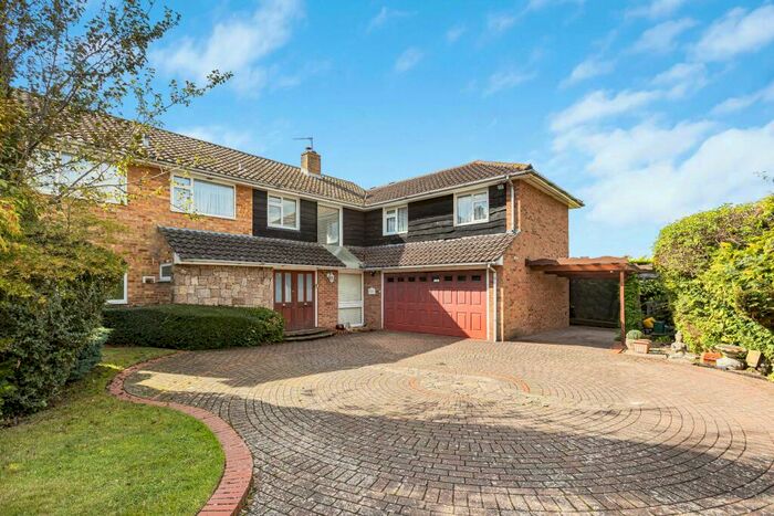 5 Bedroom Detached House To Rent In Wain Close, Potters Bar, EN6