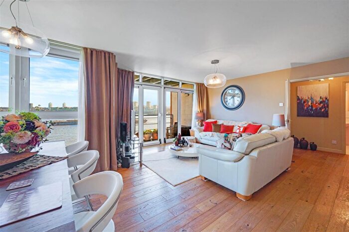 3 Bedroom Flat For Sale In Sheerness Mews, North Woolwich, E16