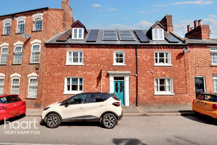4 Bedroom Cottage For Sale In King Street, Northampton, NN6