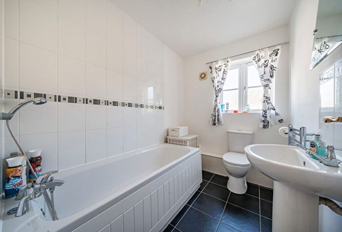 4 Bedroom Detached House For Sale In Madley Brook Lane, Witney, Oxfordshire, OX28