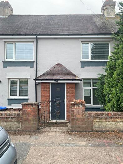 3 Bedroom Terraced House To Rent In Raeburn Road, Northampton, NN2