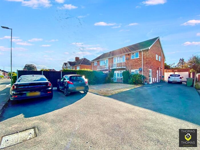 2 Bedroom Maisonette For Sale In Elmbridge Road, Gloucester, GL2