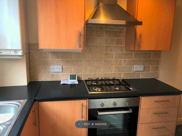 2 Bedroom Terraced House To Rent In Claremont Place, Leeds, LS12