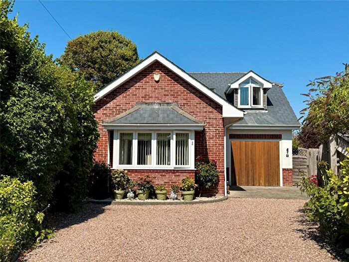 4 Bedroom Bungalow For Sale In Spindlewood Close, Barton On Sea, Hampshire, BH25