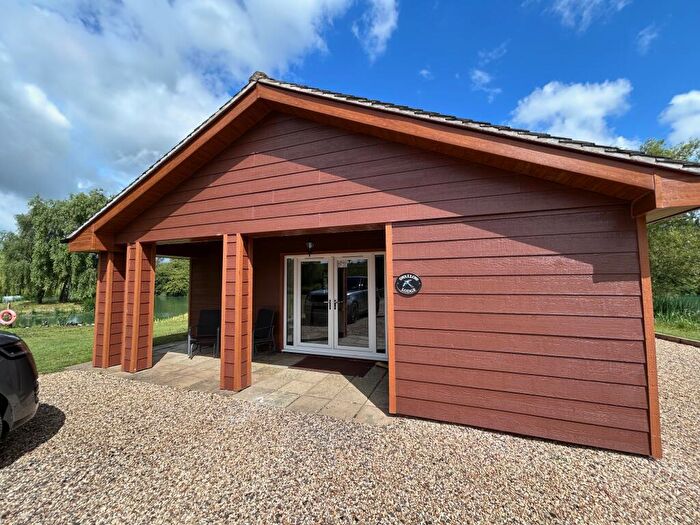 2 Bedroom Lodge To Rent In Cliffe Road, Grantham, NG32