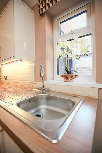 4 Bedroom Terraced House To Rent In (£ppppw) Chillingham Road, Heaton, NE6
