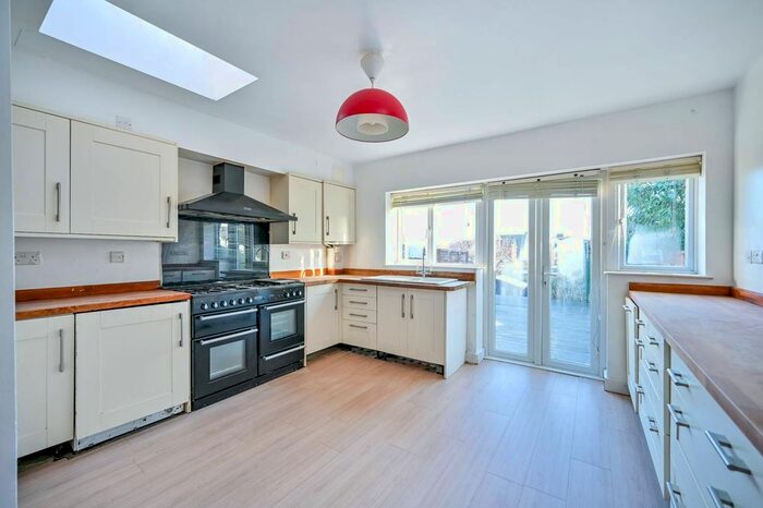 3 Bedroom Terraced House To Rent In Broome Road, Hampton, TW12