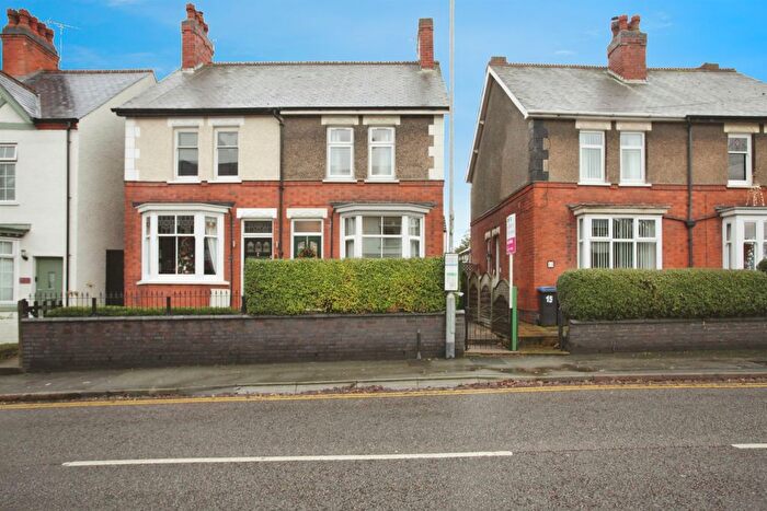 3 Bedroom Semi-Detached House For Sale In Hollycroft, Hinckley, LE10