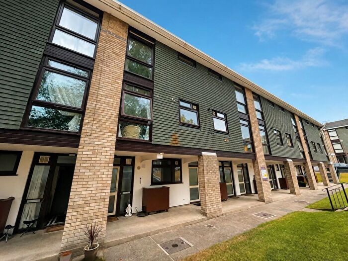 2 Bedroom Maisonette For Sale In Flat Sproughton Court, Sproughton, Ipswich, Suffolk, IP8