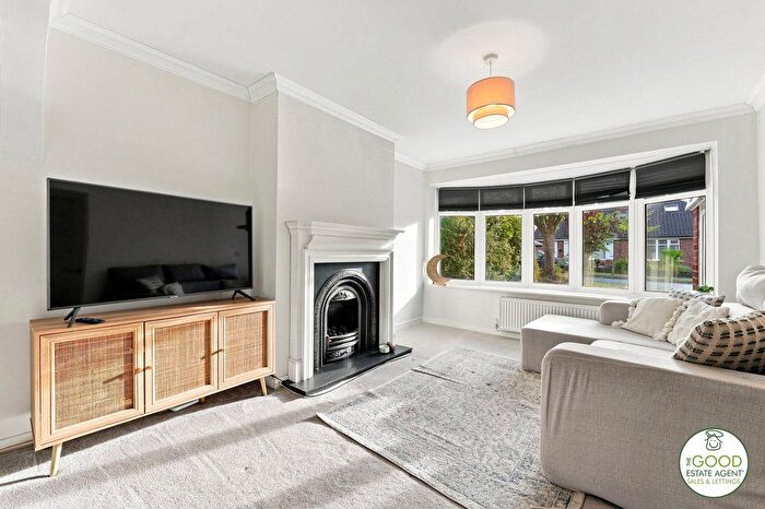 3 Bedroom Semi-Detached House For Sale In Queensway Heald Green, Cheadle, Stockport, SK8