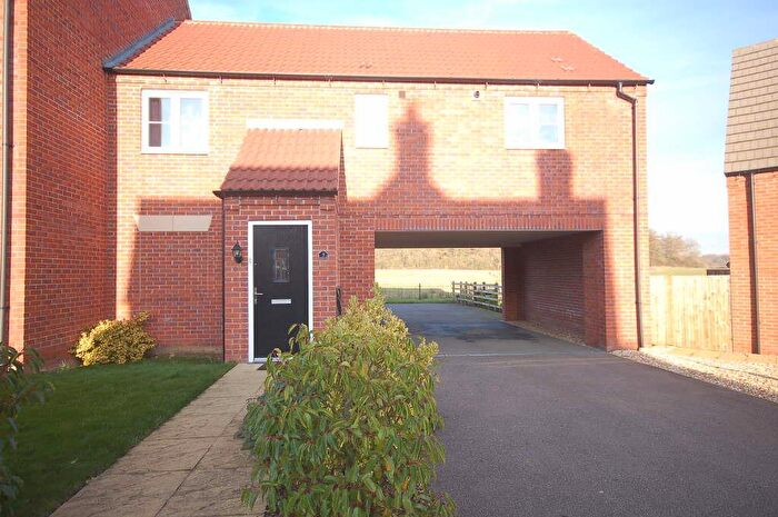 2 Bedroom Maisonette To Rent In Woodgreen Close, Desborough, NN14
