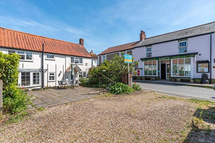 2 Bedroom Cottage For Sale In Beach Road, Winterton-On-Sea, NR29