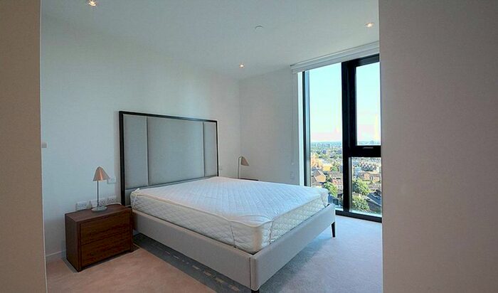 2 Bedroom Flat To Rent In St Gabriel Walk, Elephant And Castle, London, SE1