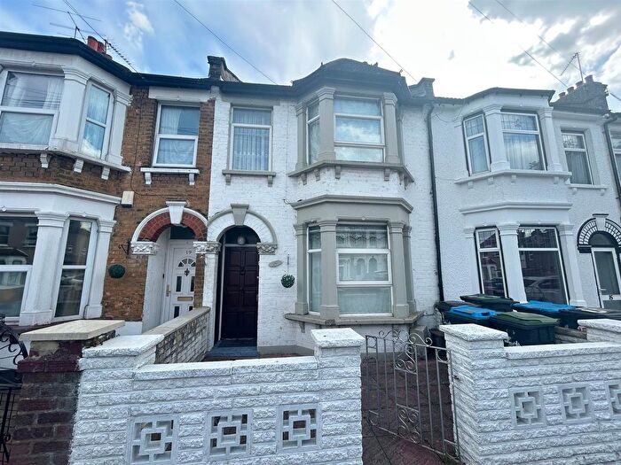 3 Bedroom Property To Rent In Chiswick Road, London, N9