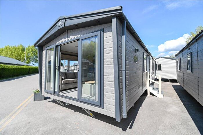 2 Bedroom Bungalow For Sale In Lighthouse View, Moreton Common, Wirral, CH46