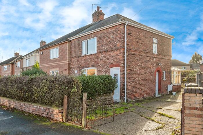 3 Bedroom Semi-Detached House For Sale In Corona Drive, Thorne, Doncaster, DN8