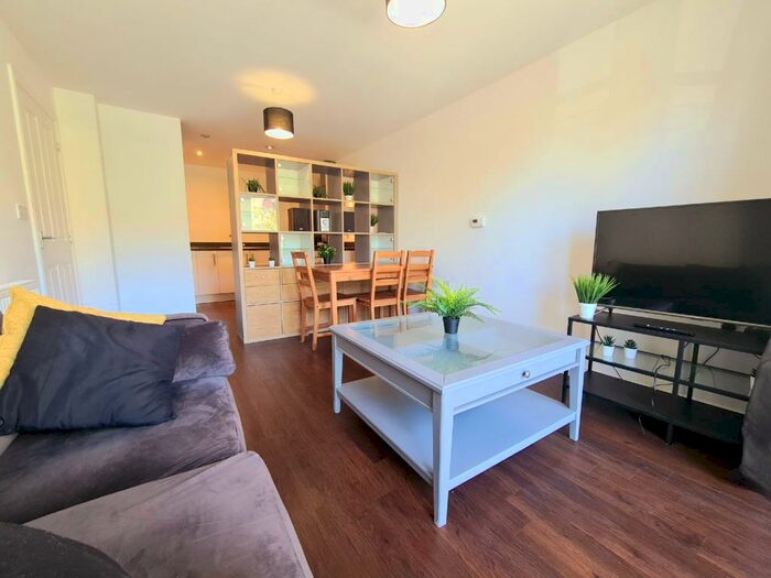 2 Bedroom Apartment To Rent In Iconia House, Homesdale Road, BR2