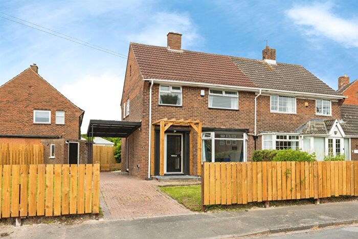 3 Bedroom Semi Detached House For Sale In Swardale Green, Leeds, LS14