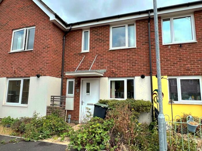 2 Bedroom House To Rent In Lizard Close, Gosport, PO13